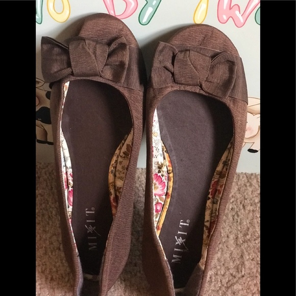 MIX IT CHOCOLATE FLATS BOW LIKE NEW - Picture 1 of 8